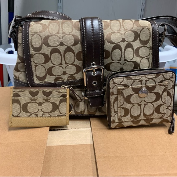 Coach cardholder (purse and wallet sold) - Picture 1 of 1